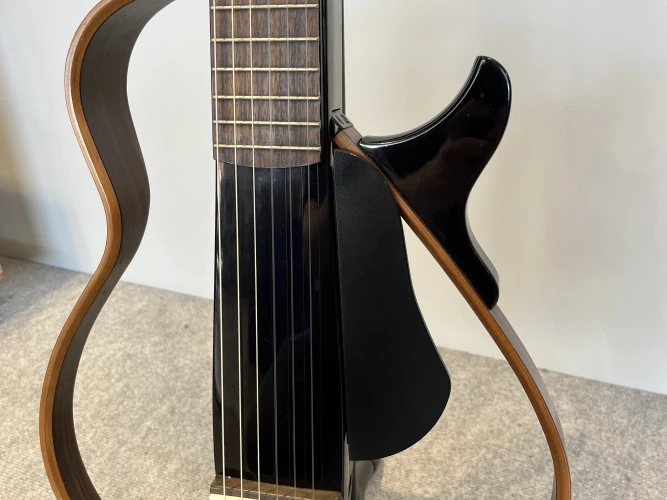 Yamaha SLG200N Elektro Klasik Gitar 1