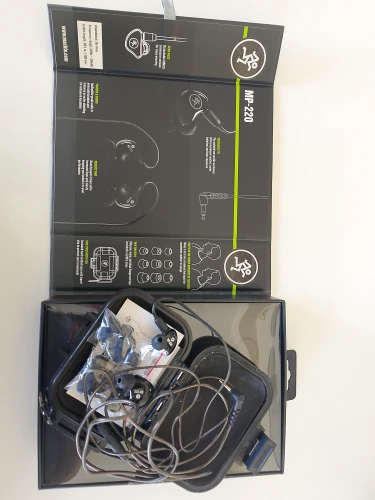 Mackie MP-220 Professional in-ear monitor 2