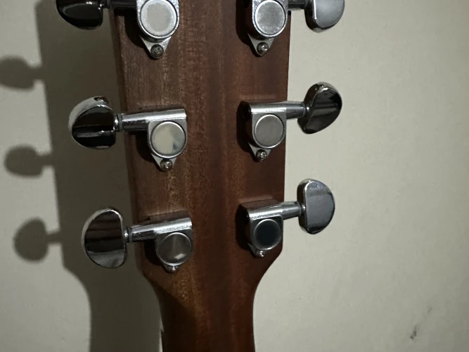 Yamaha f370(natural) 4