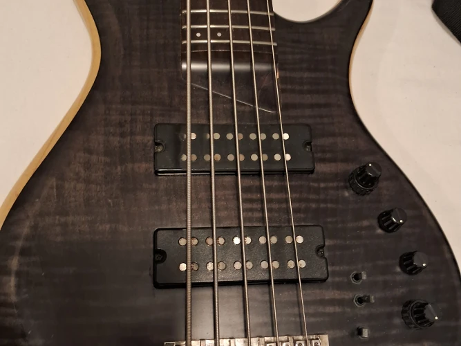 marcus miller m7 5telli 1