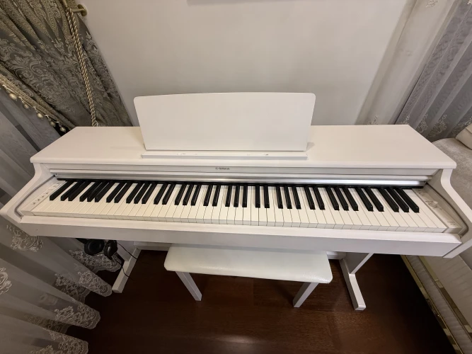 Yamaha Arius YDP 164 WH 4