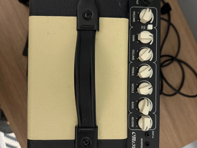 Cort Viva Gold II (2004) Elektro Gitar,Cort CM15R Amfi Set 6