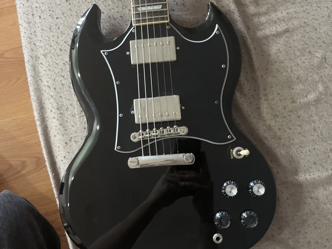 Epiphone SG Standard (Ebony) 3