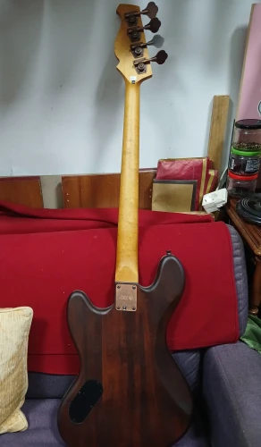 SIFIR BASS GİTAR,AXL BadWater Capricorn marka 3