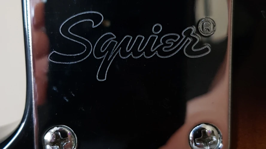 Fender Squier Bullet Stratocaster 9