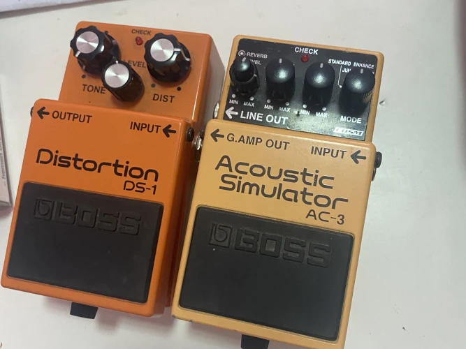 boss ds1  distortion. boss acoustic smilatör ac3 2