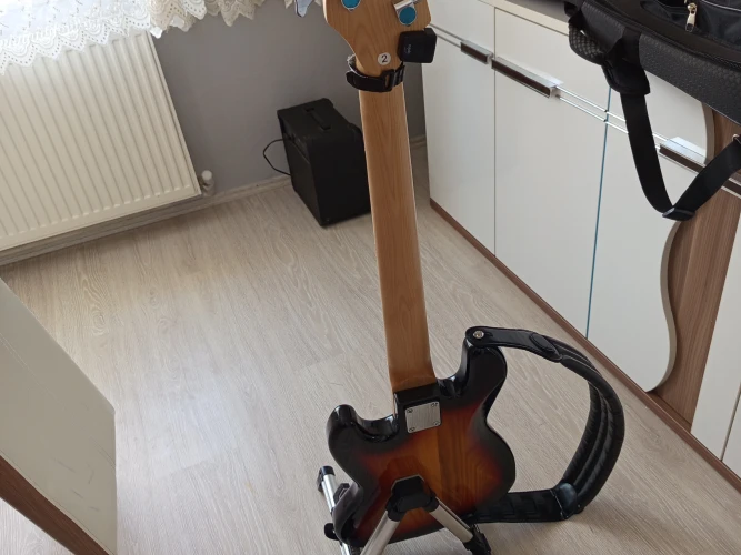 5 telli bas gitar 4