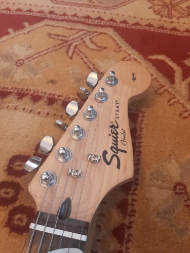 Fender Squier Stratocaster 3
