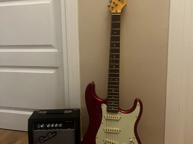 SX Stratocaster Elektro Gitar ve Boston Amfi 1