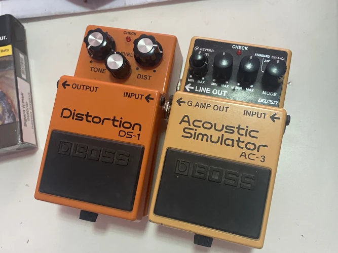 boss ds1  distortion. boss acoustic smilatör ac3 1