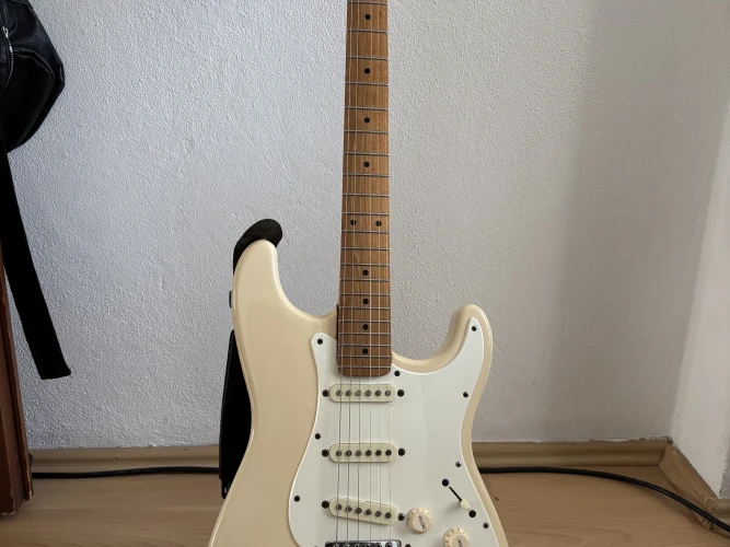 FENDER STRAT MEKSİKA 1
