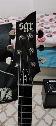 Schecter SGR C-1 Walnut Satin + Blackstar ID:Core 10 Amfi 3