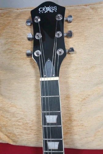 Sıfır Satılık "Yarasa Kasa Cross Marka"Elektro Gitar 4