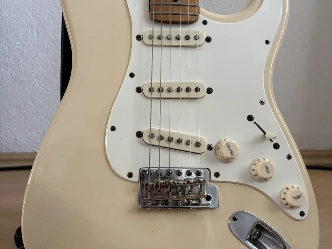 FENDER STRAT MEKSİKA 2
