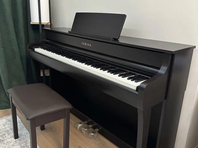 Yamaha CLP835 Digital piano gülağacı 1