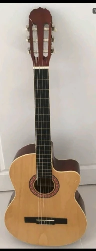 Satılık Yissi Marka, Model:C-91 CN , Maun gövde, Yarım Kasa Klasik Gitar 1