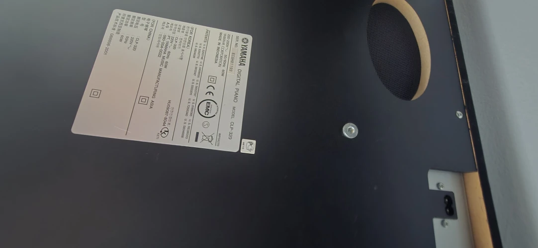Yamaha Dıgıtal pıano clp-320 2