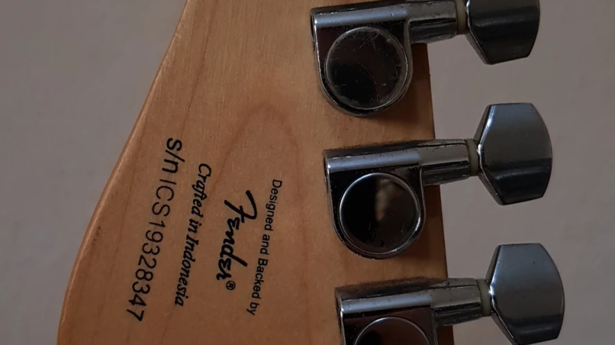 Fender Squier Bullet Stratocaster 8