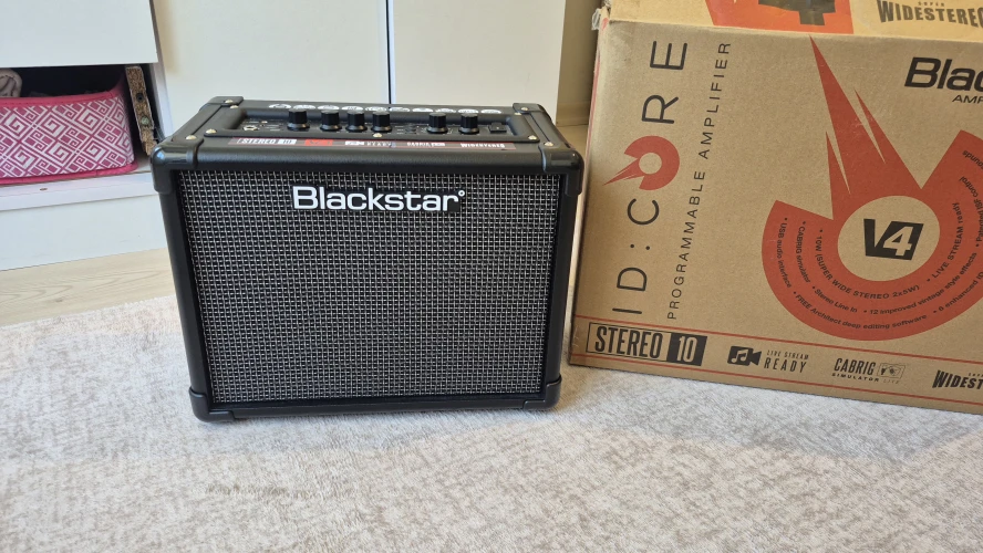 Donner DST 100B elektro gitar ve Blackstar ID:Core 10 V4 Dijital Kombo Elektro Gitar Amfi 9