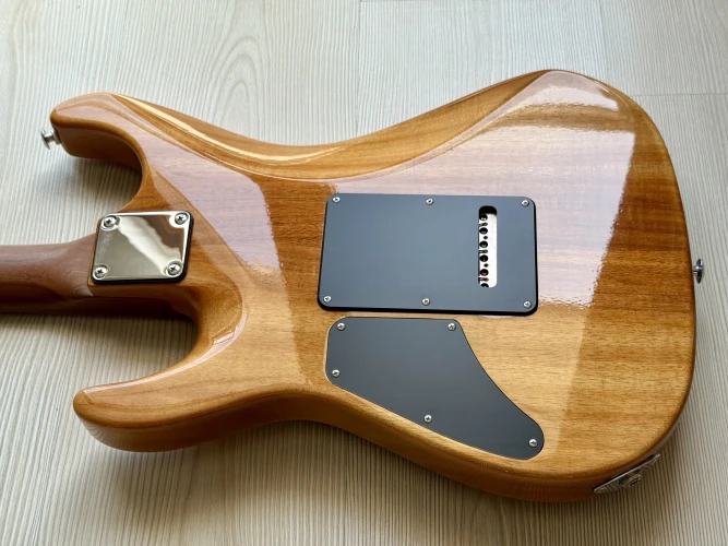 Suhr Custom Standard Koa & Pau Ferro 8