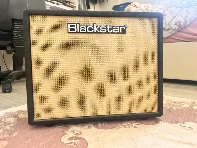 Blackstar debut 50r 1