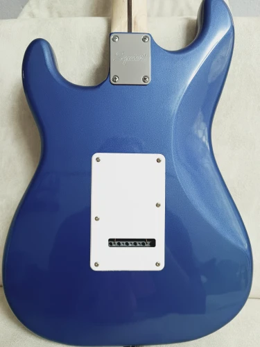 Squier Affinity Stratocaster HSS – Lake Placid Blue 5