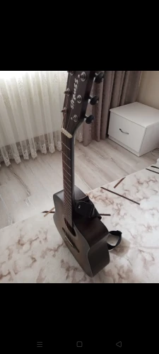 Strauss Akustik Gitar 2