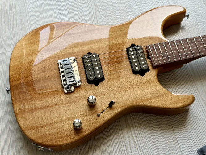 Suhr Custom Standard Koa & Pau Ferro 3