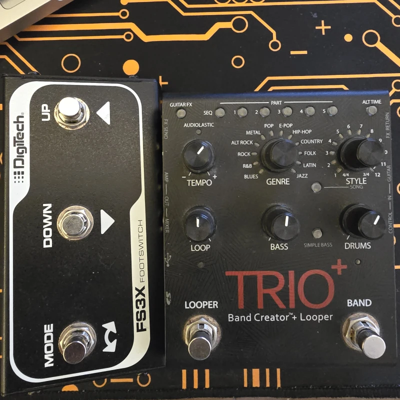 DigiTech TRIO Plus Band Creator Looper + FS3X Footswitch 1