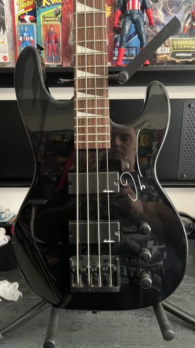 Jackson JS2 Satin Black Bas Gitar DAVID ELLEFSON imzalı . 1