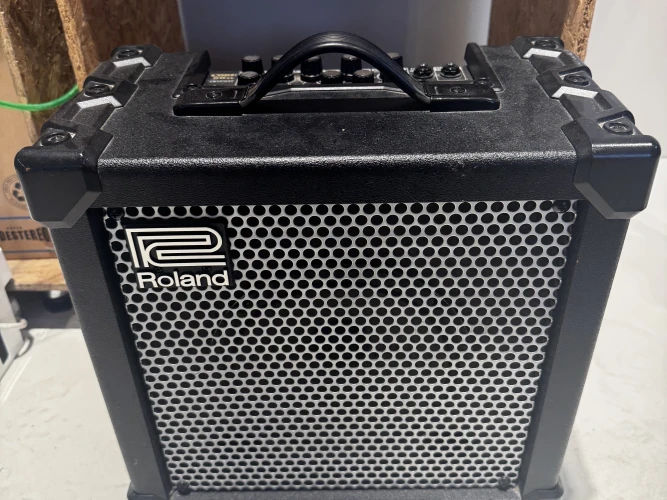 Roland Cube 20XL Elektro Gitar Amfisi 1