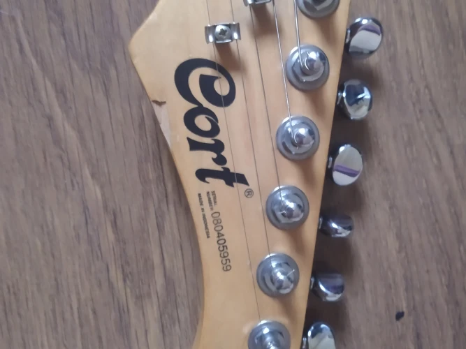 Cort g200 elekto gitar 3