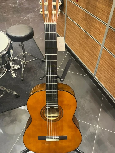 Outlet - Yamaha C40 Klasik Gitar 1