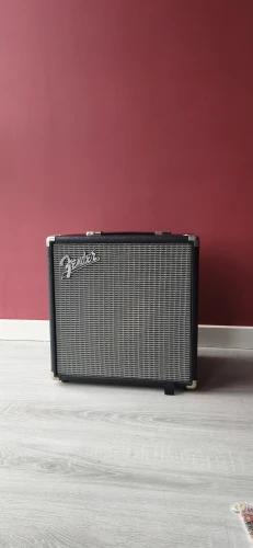 Fender Rumble 25 Bas Gitar Amfisi 1