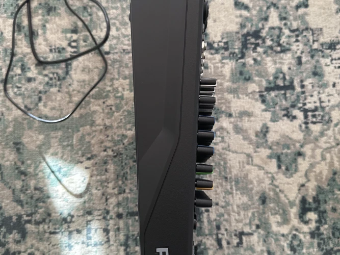 Mackie ProFX12 v3 Mixer 2