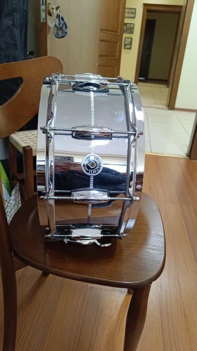 Gretsch 14x6.5 Brooklyn Chrome Over Brass Snare 1