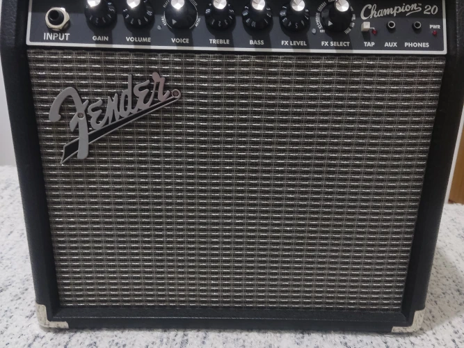 Fender Champion 20 Elektro Gitar Amfisi ( OLR 26-26032 ) 1
