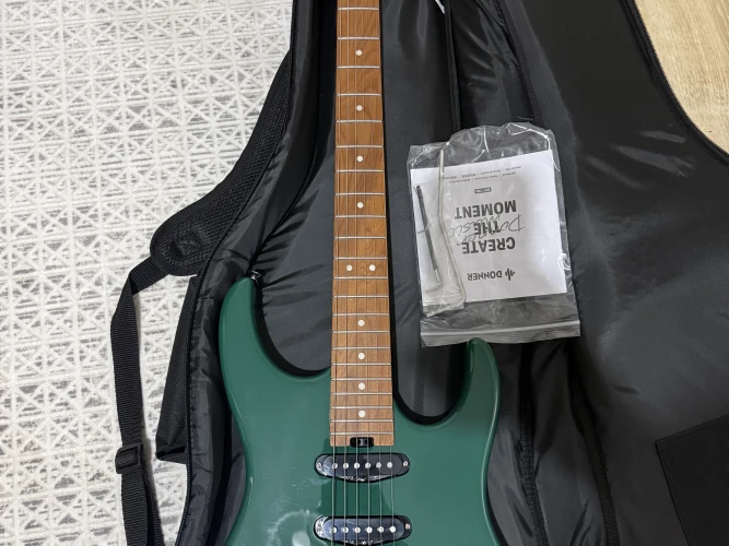 DONNER DST-700  hss 6