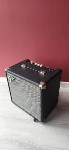 Fender Rumble 25 Bas Gitar Amfisi 2