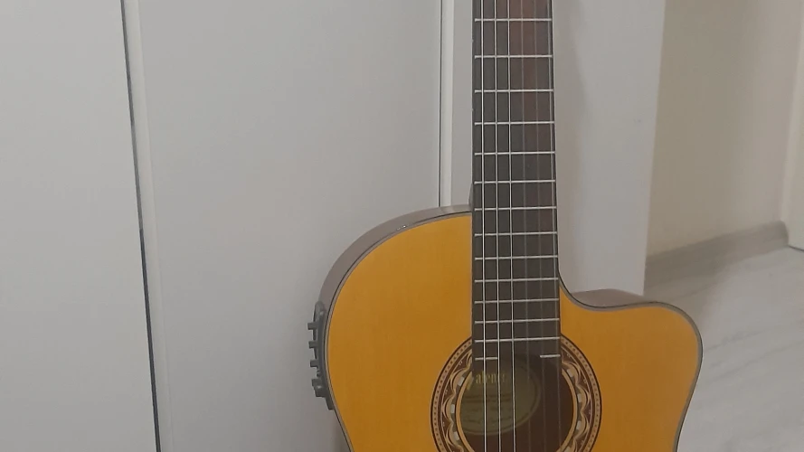 Valencia VC304CE Elektro Klasik Gitar 1