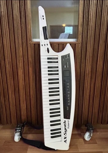 Roland AX-Synth Keytar 1