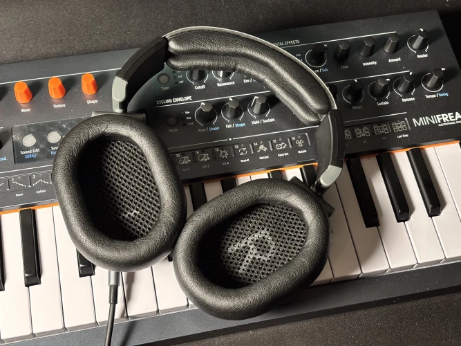 Austrian Audio Hi-X55 3