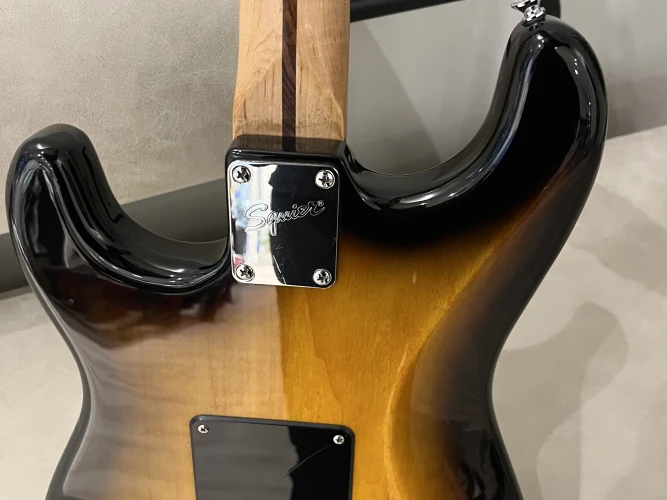 Squier Affinity Strat 4