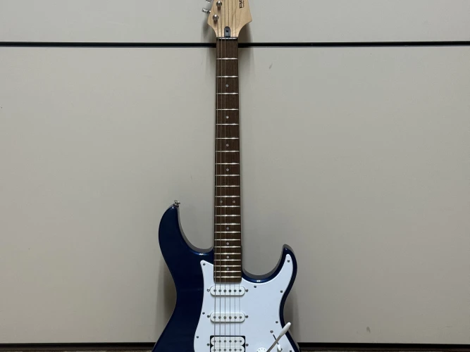 Yamaha Pacifica 012 DBM(Dark Blue Metallic) 2