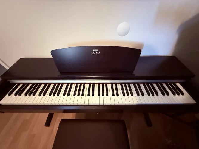 Yamaha YDP-135 Dijital Piyano 3