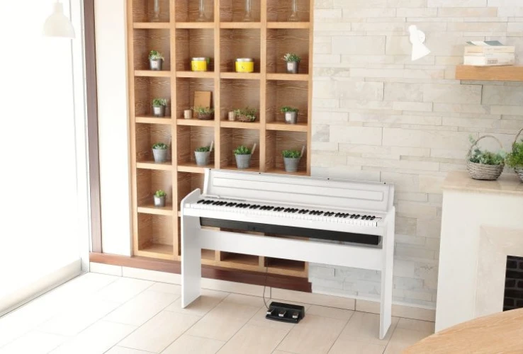 Korg LP-180 Dijital Piyano-WH 4