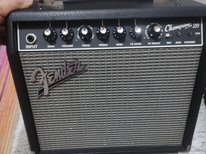 Fender Champion 20 Elektro Gitar Amfisi ( OLR 26-26032 ) 5