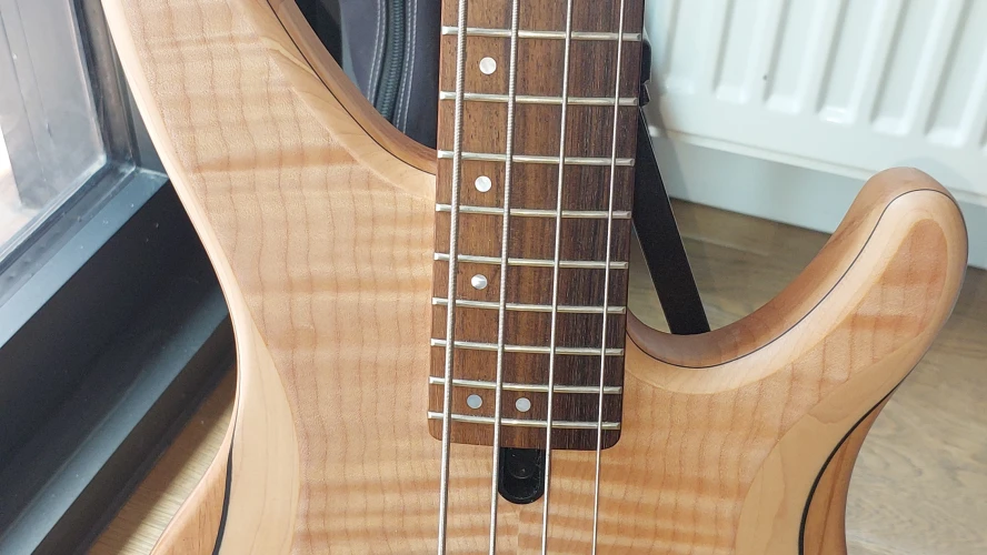 Yamaha TRBX604 3
