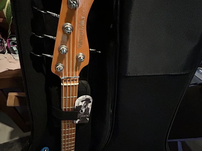 Marcus Miller Sire Z3 5 telli bas gitar 6