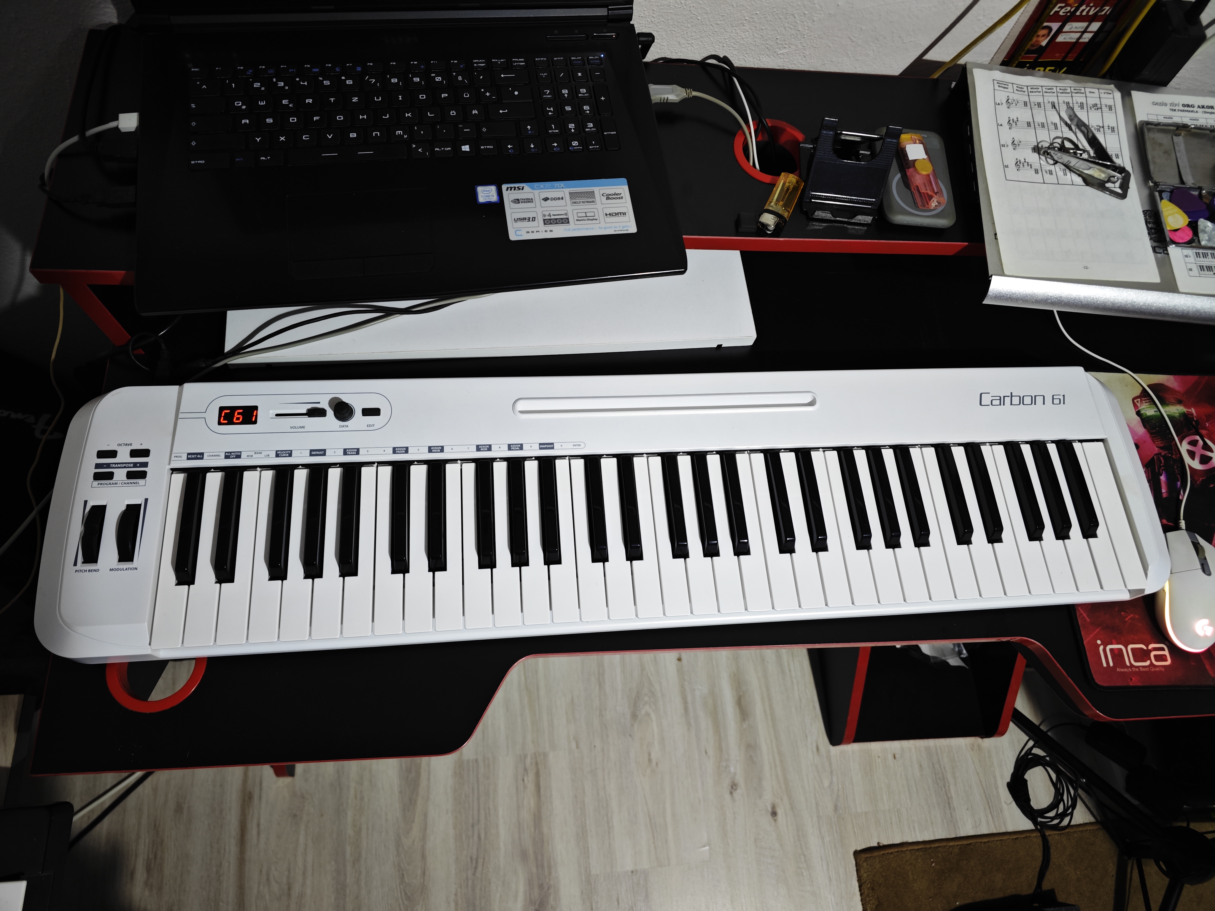 Samson Carbon 61 midi klavye 1